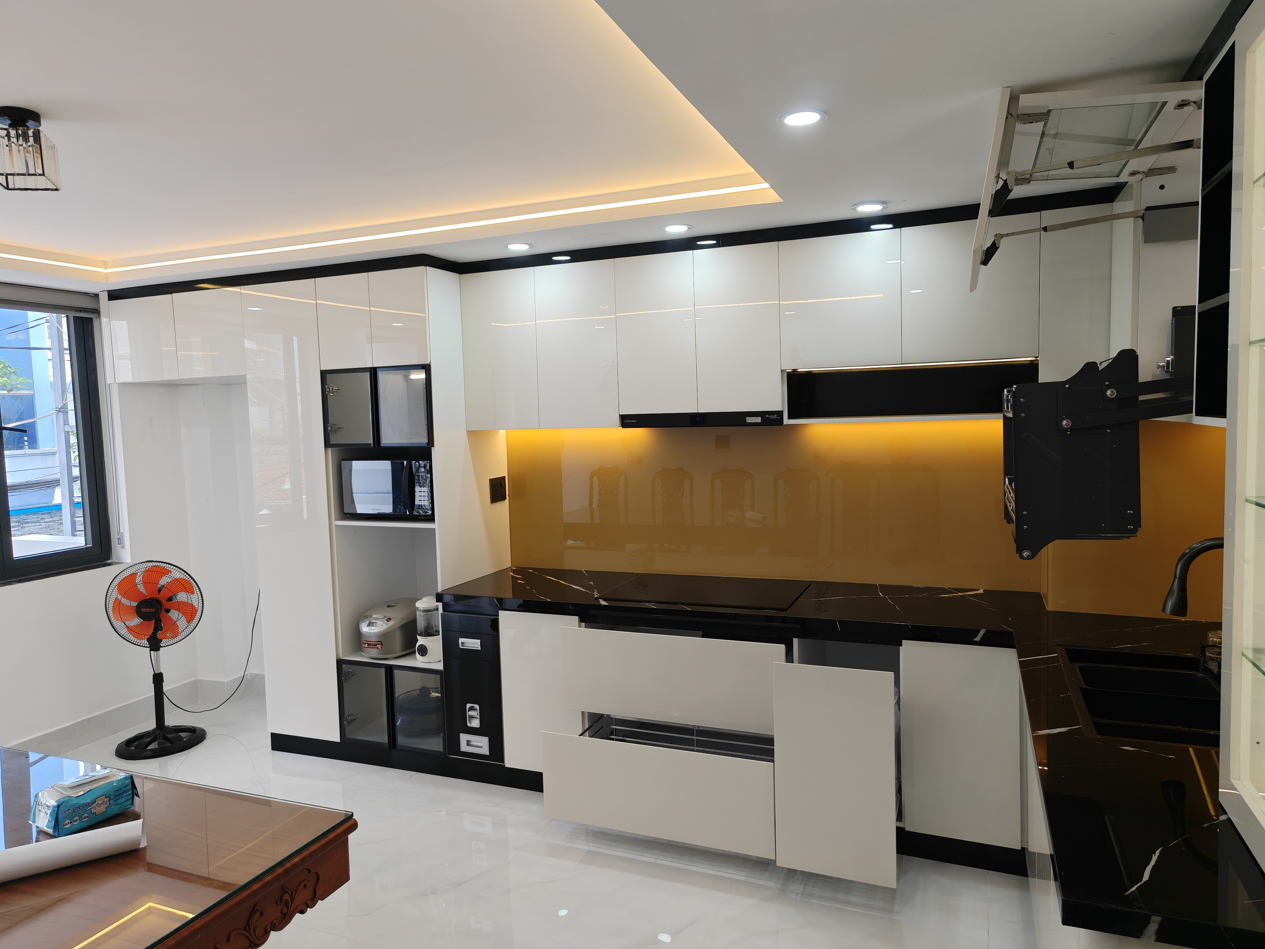 Thi Công Tủ Bếp Acrylic Hiện Đại Nhà Anh Dũng - Tân Bình